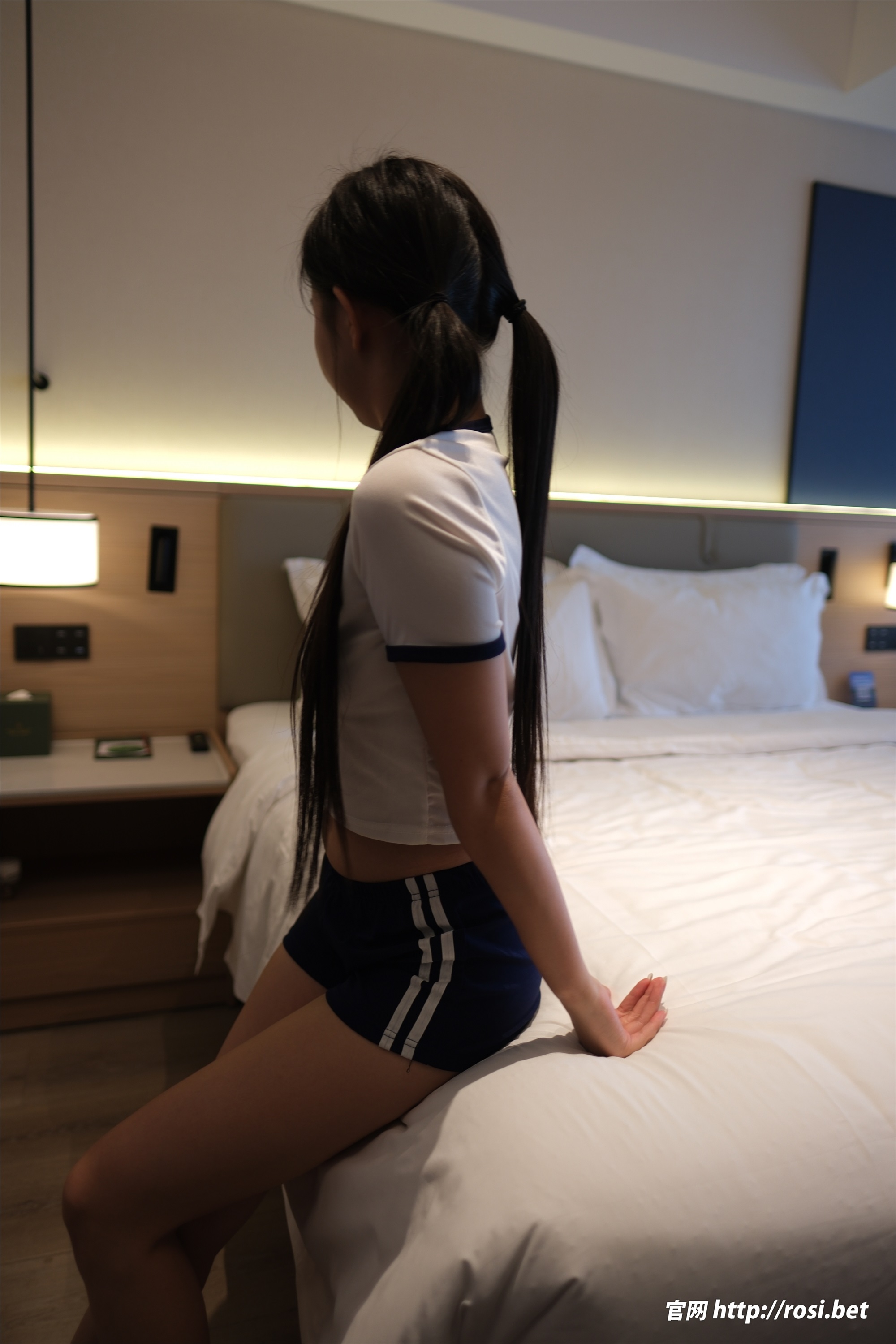 ROSI写真 2025.11.12 NO.5091